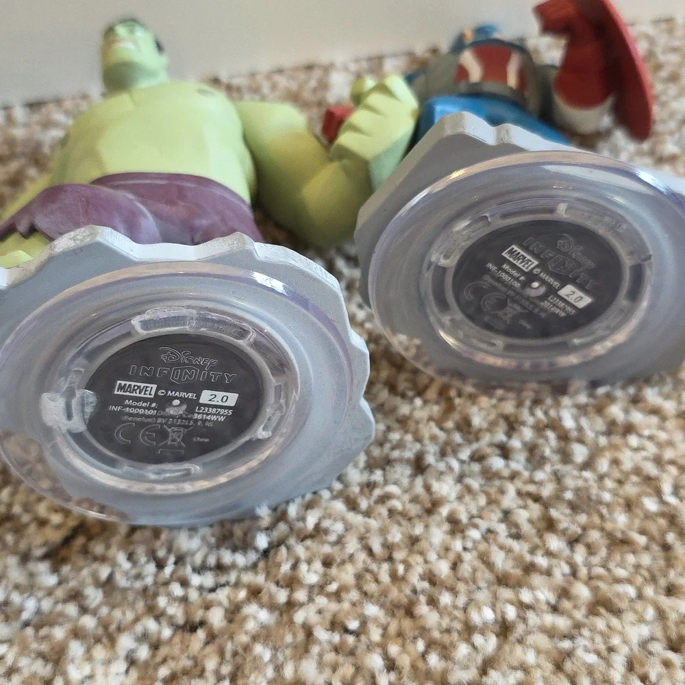 Disney Infinity 2.0 - Hulk And Captain America Marvel / Decor